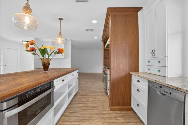 28 Hickory Hill Road, Tequesta, FL 33469