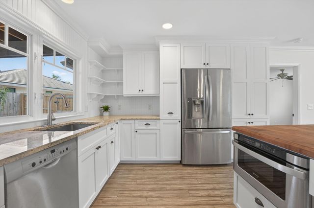 28 Hickory Hill Road, Tequesta, FL 33469