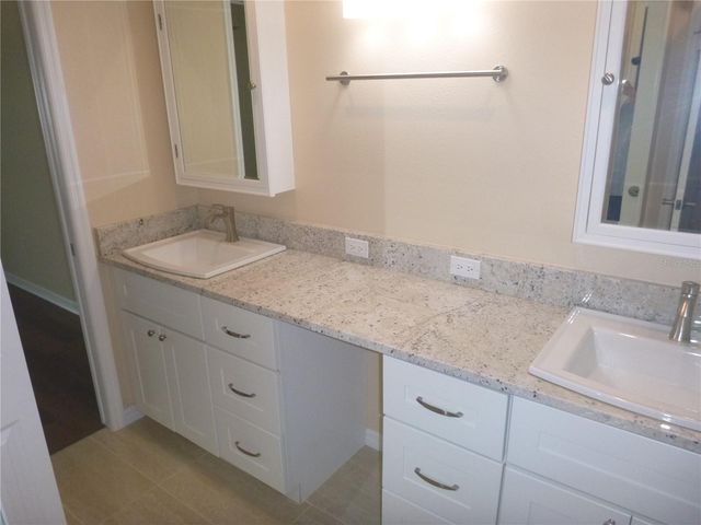 2018 WRANGLER DRIVE, Brandon, FL 33511