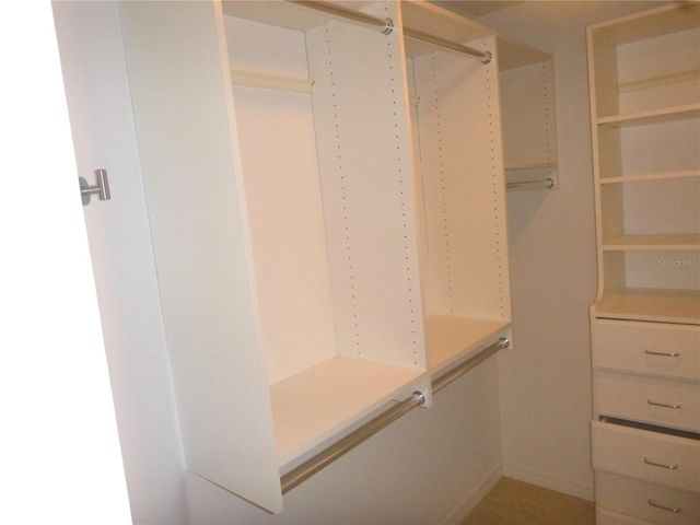 2018 WRANGLER DRIVE, Brandon, FL 33511