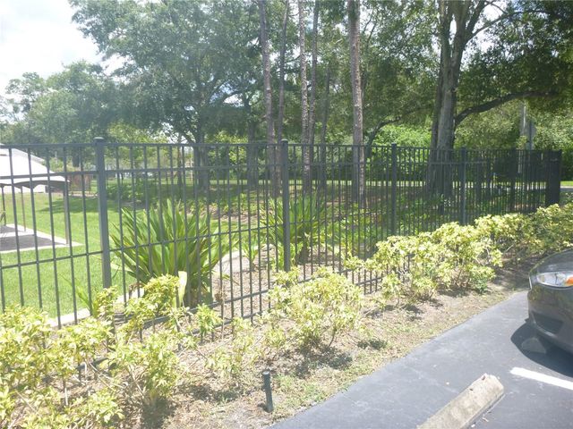 2018 WRANGLER DRIVE, Brandon, FL 33511