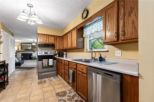 4200 Sugarcreek Drive, Bellbrook, OH 45305