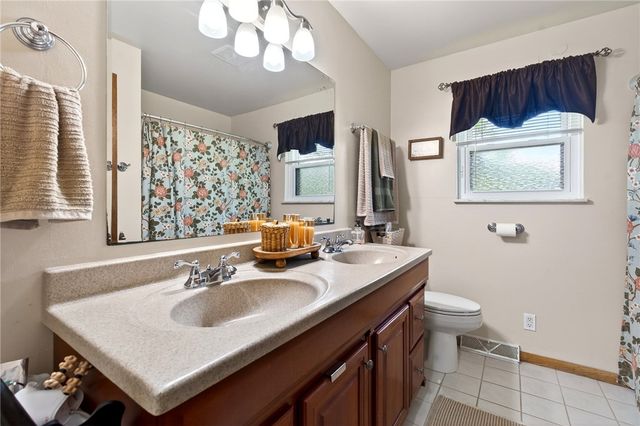 4200 Sugarcreek Drive, Bellbrook, OH 45305