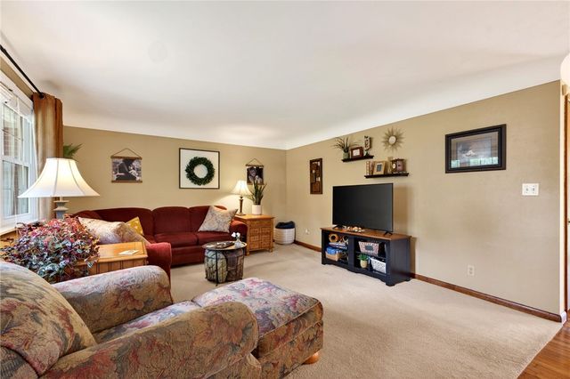 4200 Sugarcreek Drive, Bellbrook, OH 45305
