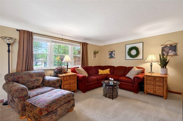 4200 Sugarcreek Drive, Bellbrook, OH 45305