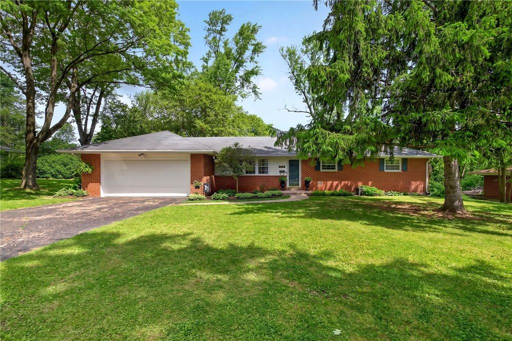 4200 Sugarcreek Drive, Bellbrook, OH 45305