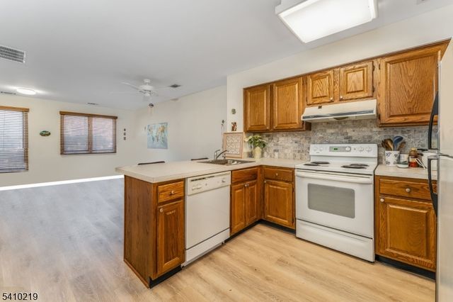 7 Westchester Ter, Clinton Twp., NJ 08801