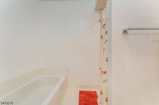 7 Westchester Ter, Clinton Twp., NJ 08801