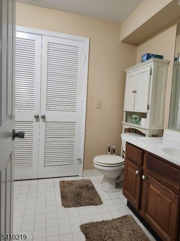 7 Westchester Ter, Clinton Twp., NJ 08801