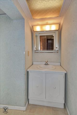 912 S Greenwood Avenue, Kankakee, IL 60901