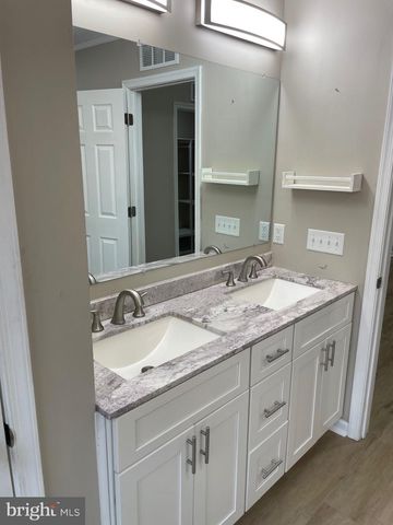 32 MEADOW AVE, Wyoming, DE 19934