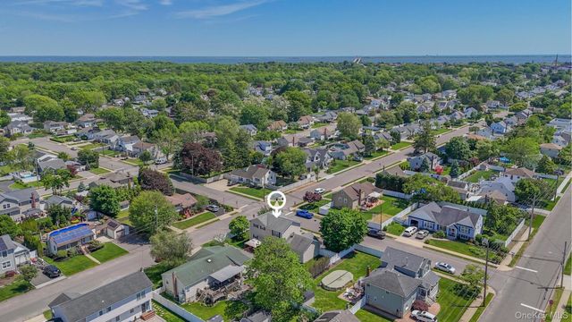 5 Butler Street, West Islip, NY 11795