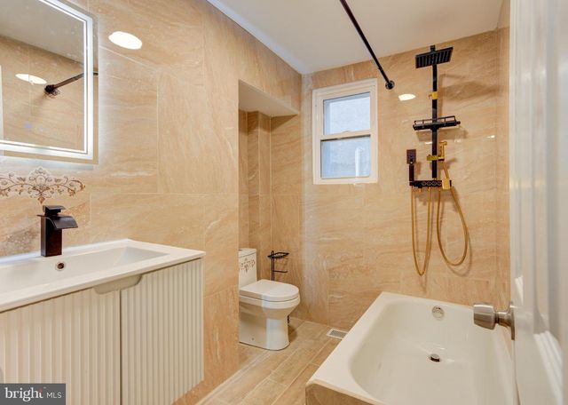 2226 SEPVIVA ST, Philadelphia, PA 19125