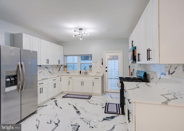 2226 SEPVIVA ST, Philadelphia, PA 19125