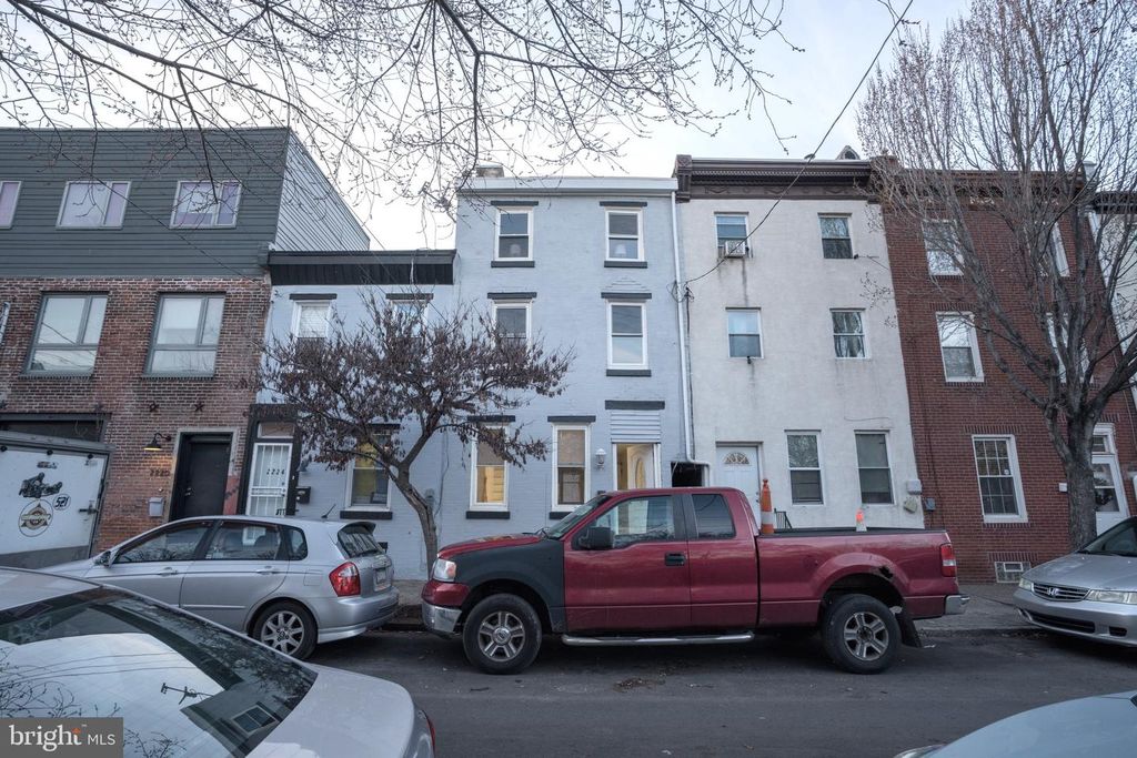 2226 SEPVIVA ST, Philadelphia, PA 19125