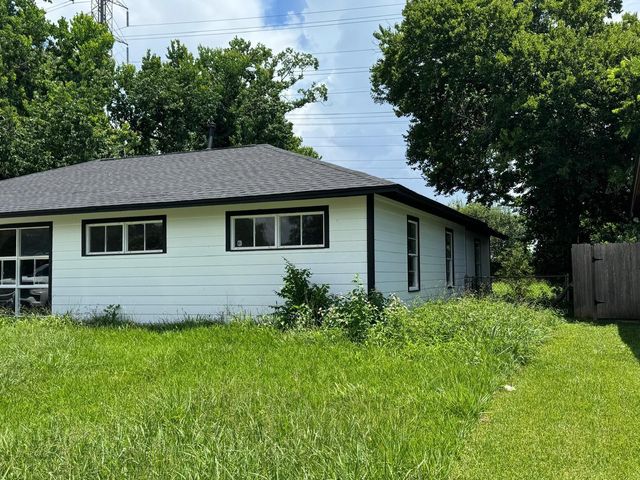 7823 Belgard Street, Houston, TX 77033