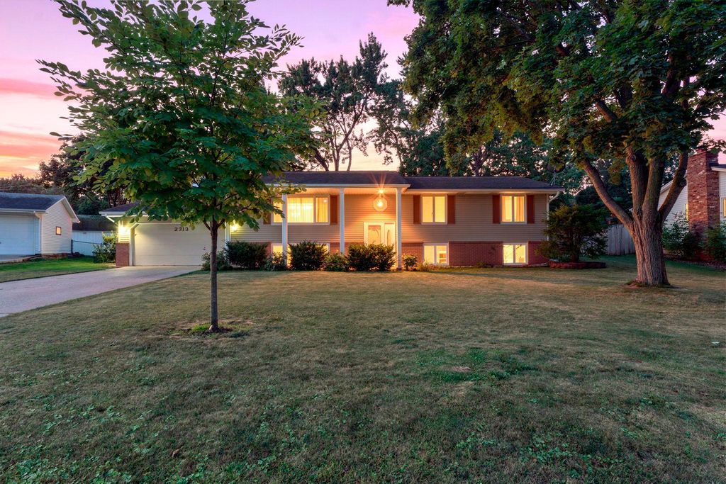 2313 114th Street E, Burnsville, MN 55337 — exterior