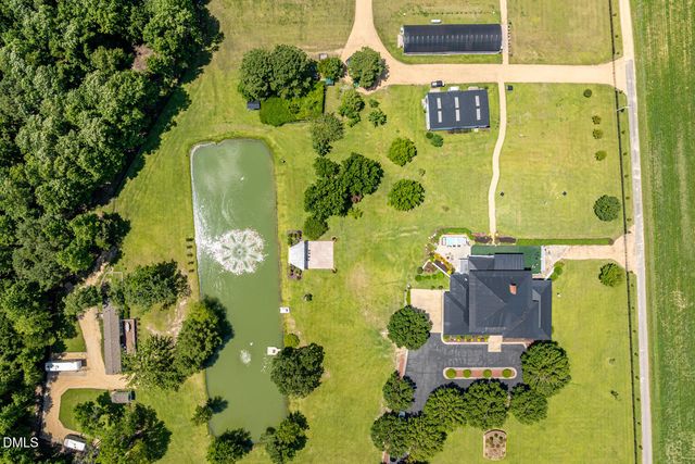 410 E Barefoot Road, Newton Grove, NC 28366