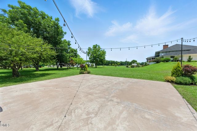 410 E Barefoot Road, Newton Grove, NC 28366