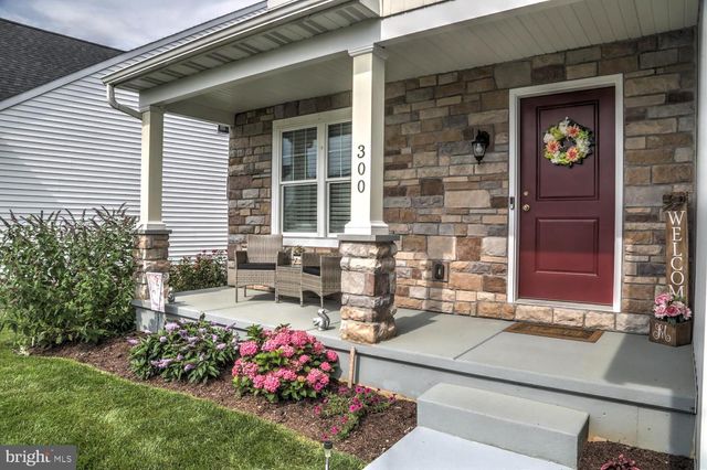 300 JARED WAY, New Holland, PA 17557