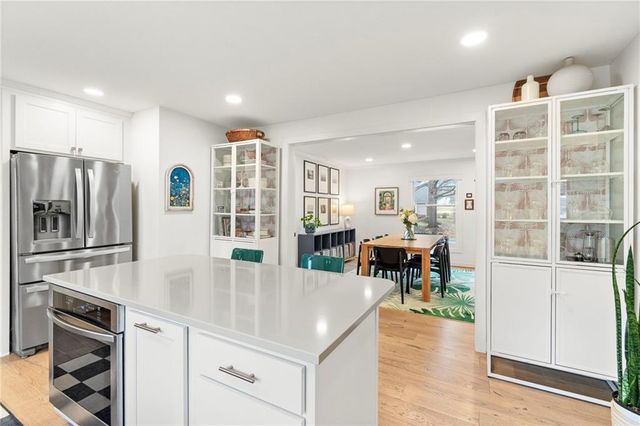 12806 Pembroke Circle, Leawood, KS 66209