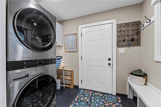 12806 Pembroke Circle, Leawood, KS 66209