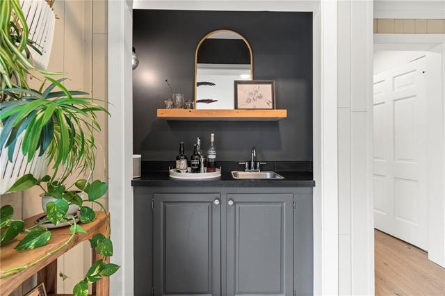 12806 Pembroke Circle, Leawood, KS 66209