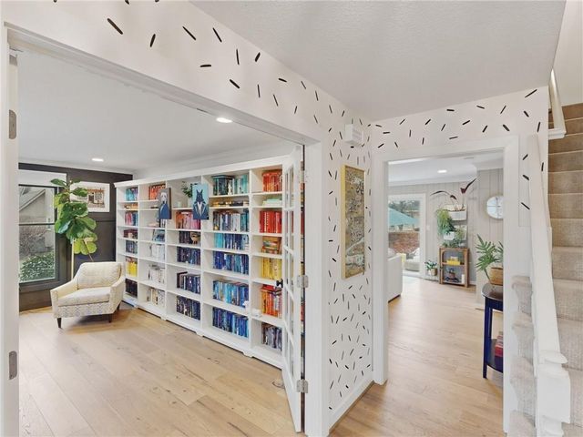 12806 Pembroke Circle, Leawood, KS 66209