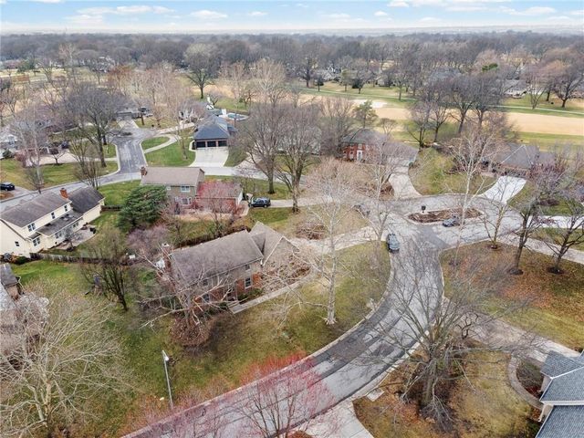 12806 Pembroke Circle, Leawood, KS 66209