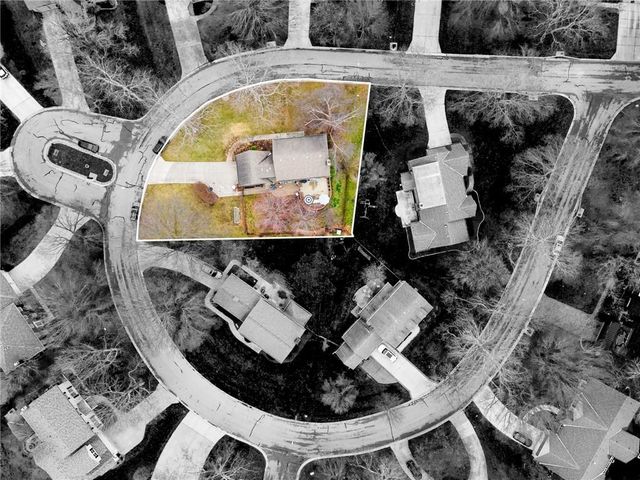 12806 Pembroke Circle, Leawood, KS 66209