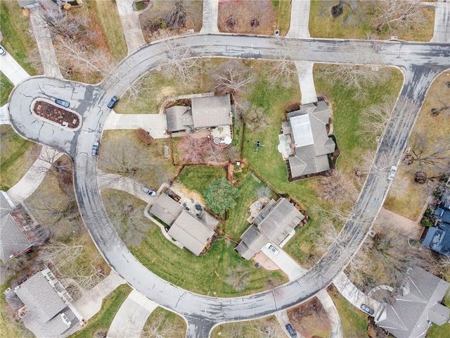 12806 Pembroke Circle, Leawood, KS 66209