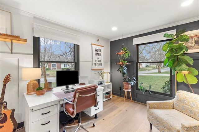 12806 Pembroke Circle, Leawood, KS 66209