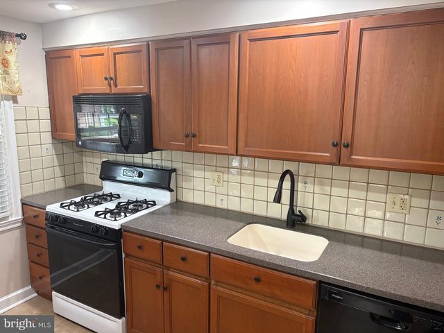 2804 BELMONT AVE, Ardmore, PA 19003
