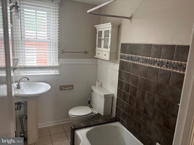 2804 BELMONT AVE, Ardmore, PA 19003