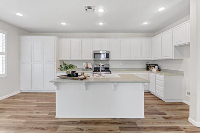 9649 Glacier Creek Way, Elk Grove, CA 95624