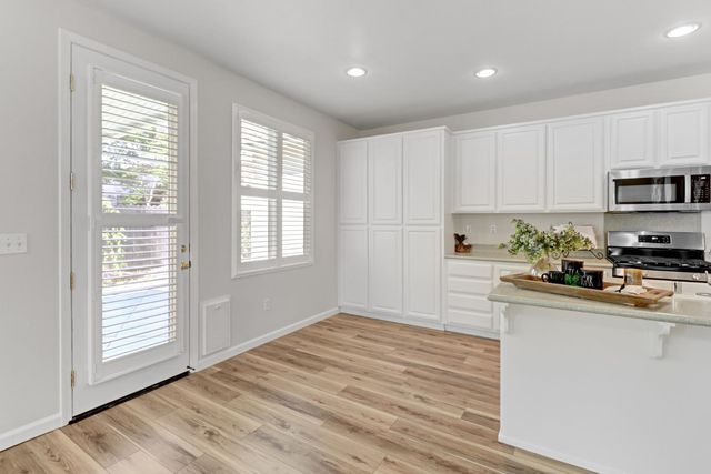 9649 Glacier Creek Way, Elk Grove, CA 95624