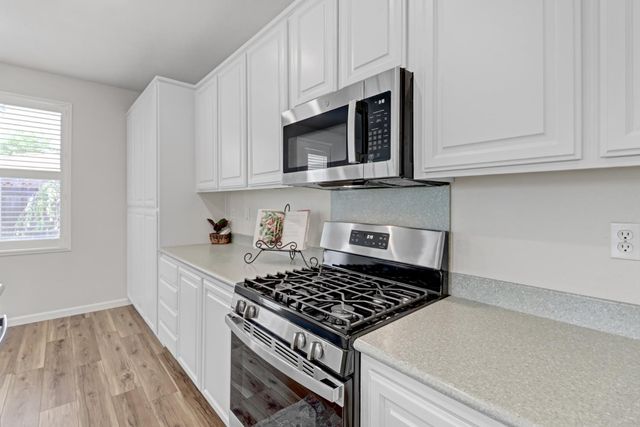 9649 Glacier Creek Way, Elk Grove, CA 95624