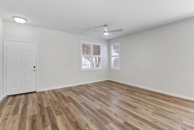 9649 Glacier Creek Way, Elk Grove, CA 95624