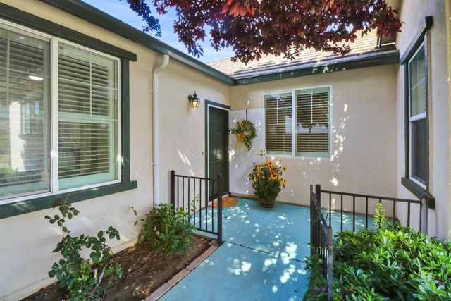 9649 Glacier Creek Way, Elk Grove, CA 95624
