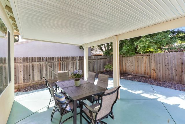 9649 Glacier Creek Way, Elk Grove, CA 95624