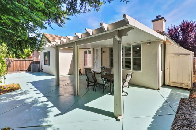 9649 Glacier Creek Way, Elk Grove, CA 95624