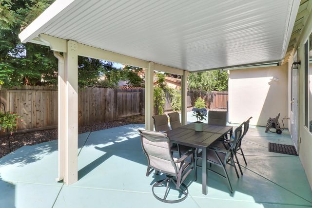 9649 Glacier Creek Way, Elk Grove, CA 95624