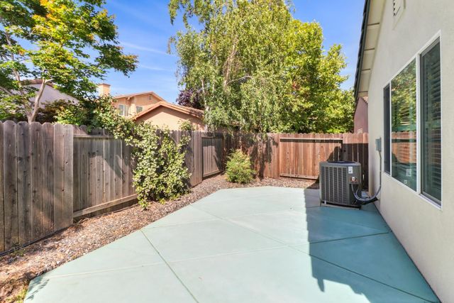 9649 Glacier Creek Way, Elk Grove, CA 95624