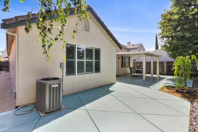 9649 Glacier Creek Way, Elk Grove, CA 95624