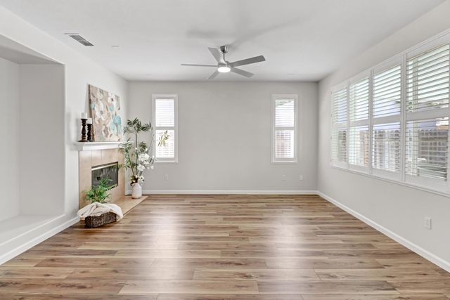 9649 Glacier Creek Way, Elk Grove, CA 95624