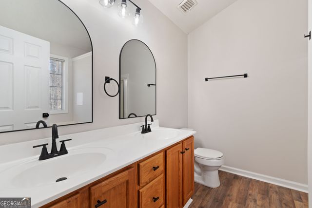 5803 Riverside Walk Drive, Sugar Hill, GA 30518