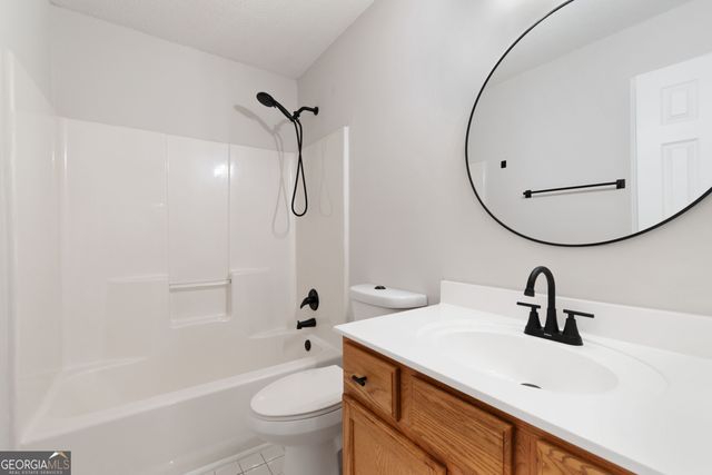 5803 Riverside Walk Drive, Sugar Hill, GA 30518