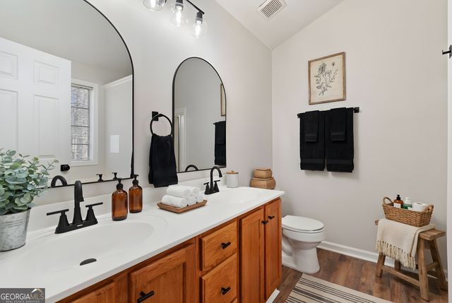 5803 Riverside Walk Drive, Sugar Hill, GA 30518