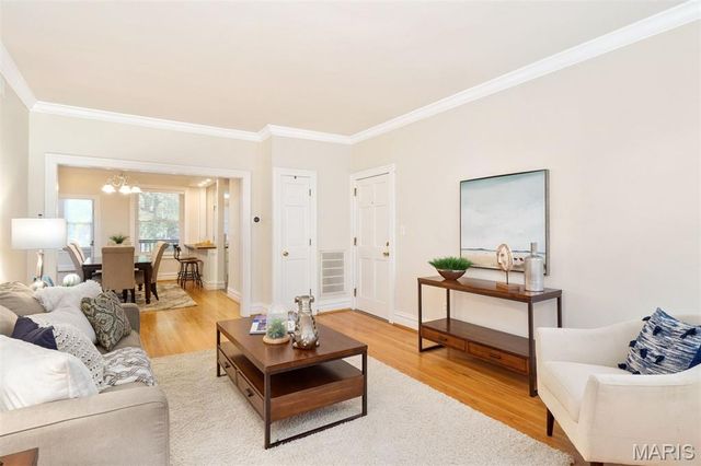 6318 Southwood Avenue 2E, Clayton, MO 63105