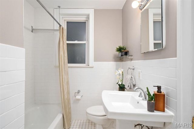 6318 Southwood Avenue 2E, Clayton, MO 63105